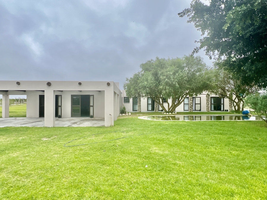10 Bedroom Property for Sale in Hartebeesfontein Western Cape